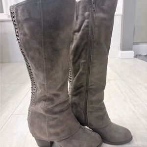 Fergalicious Lundry Knee-High Gray Boots — Size 6